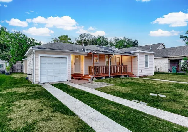 1st image of 913 Maple Ave, Pasadena, TX 77506 | MLS# 35293233