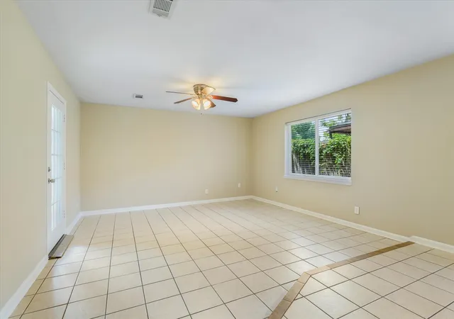Photo 4 of Sale Pending at 1865 Dolphin Dr, Seabrook, TX 77586 | MLS# 19866758 | Listing updated on 2026-09-03