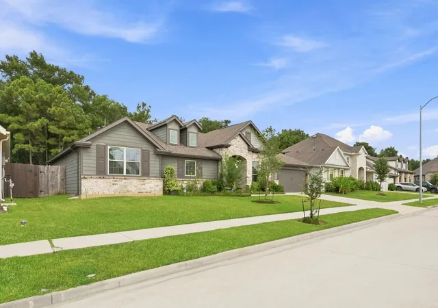 3rd image of 6710 Aspen Peak Dr, Baytown, TX 77521 | MLS# 34488197