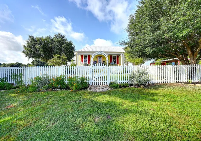 Photo 3 of Sale Pending at 5850 Trackside Rd, Chappell Hill, TX 77426 | MLS# 54732021 | Listing updated on 2026-08-21