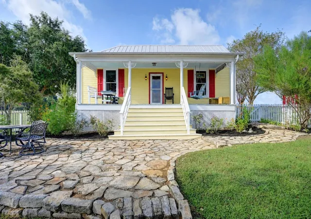 Photo 4 of Sale Pending at 5850 Trackside Rd, Chappell Hill, TX 77426 | MLS# 54732021 | Listing updated on 2026-08-21