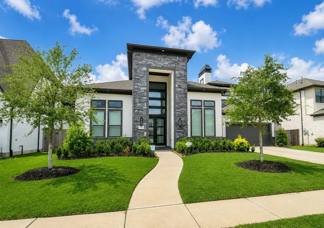 2nd image of 4831 Summer Pl Ct, Fulshear, TX 77441 | MLS# 89844619