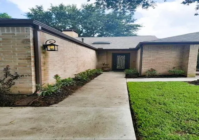 37th image of 1375 Beaujolais Ln, Houston, TX 77077 | MLS# 34668216