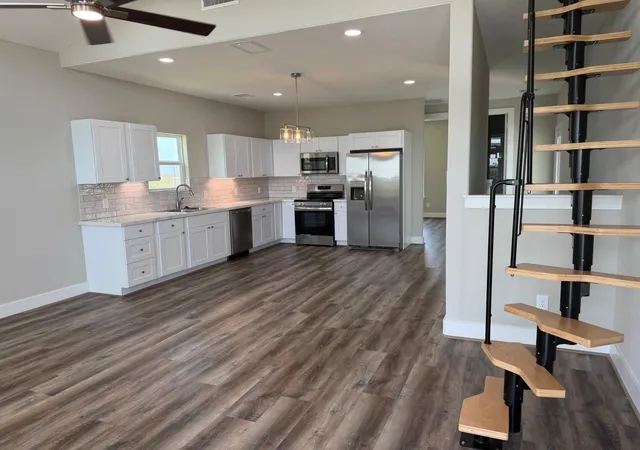 2nd image of 442 670, Matagorda, TX 77457 | MLS# 30269162