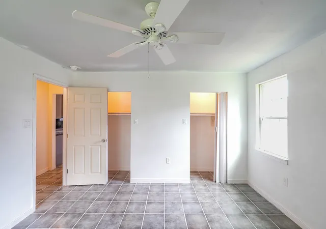 Photo 4 of Single family home for sale at 2407 Russell St, Houston, TX 77026 | MLS# 2009326 | Listing updated on 2026-09-02