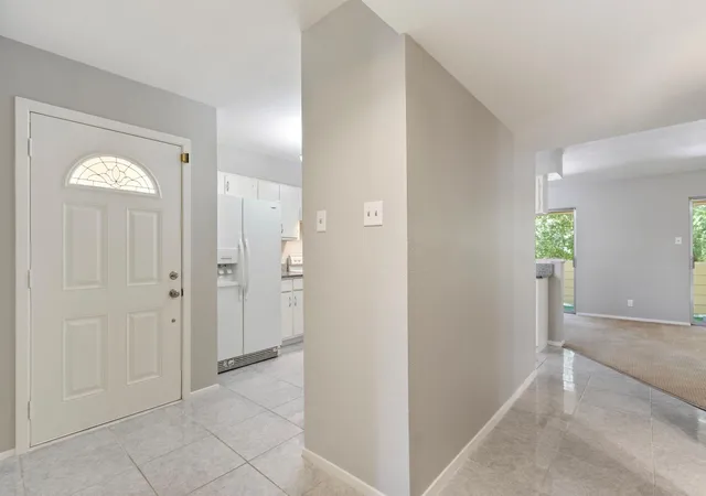 Photo 2 of Condo for sale at 14515 Wunderlich Dr #704, Houston, TX 77069 | MLS# 4023133 | Listing updated on 2026-09-13