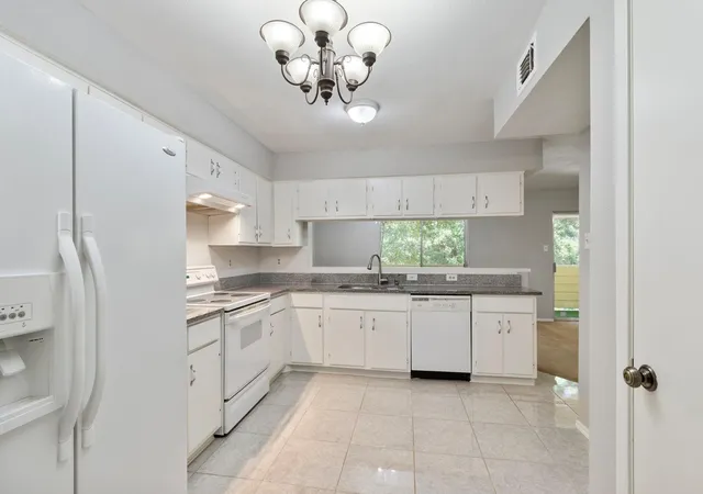 Photo 3 of Condo for sale at 14515 Wunderlich Dr #704, Houston, TX 77069 | MLS# 4023133 | Listing updated on 2026-09-13