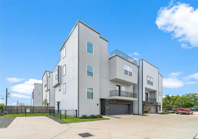 1st image of 8411 Hempstead Rd #A, Houston, TX 77008 | MLS# 86874682