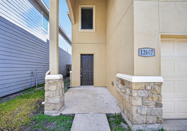 Photo 3 of Single family home for sale at 12607 Ashford Shore Dr, Houston, TX 77072 | MLS# 45263569 | Listing updated on 2026-09-19