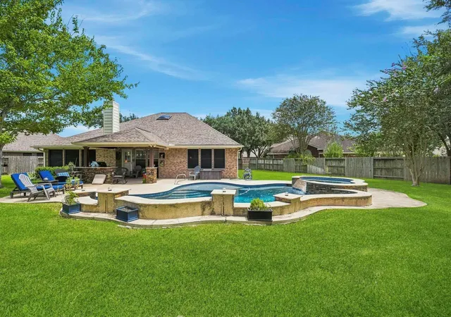 4th image of 1855 American Elm Ct, Sugar Land, TX 77479 | MLS# 12655734