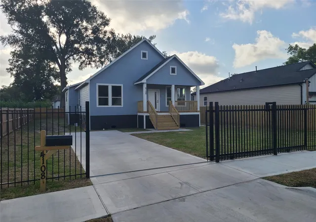 Photo 1 of Single family home for sale at 4108 Russell St, Houston, TX 77026 | MLS# 67055287 | Listing updated on 2026-09-04