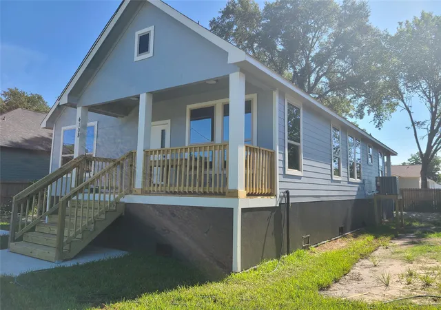 Photo 2 of Single family home for sale at 4108 Russell St, Houston, TX 77026 | MLS# 67055287 | Listing updated on 2026-09-04