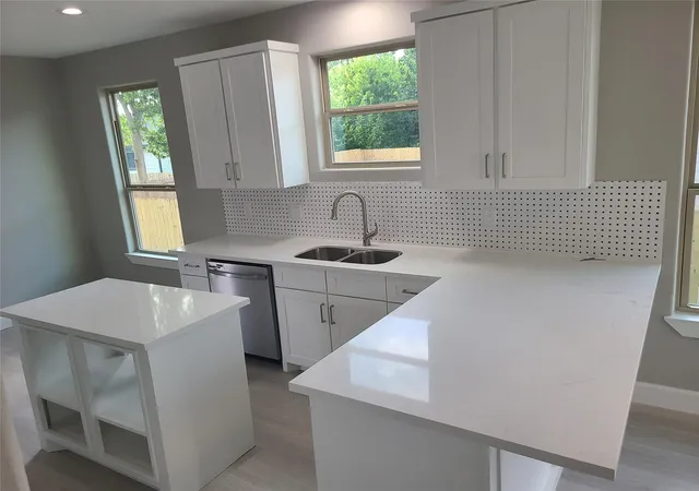 Photo 3 of Single family home for sale at 4108 Russell St, Houston, TX 77026 | MLS# 67055287 | Listing updated on 2026-09-04