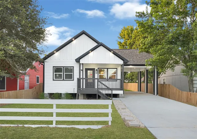 1st image of 313 Avenue B, South Houston, TX 77587 | MLS# 10237896