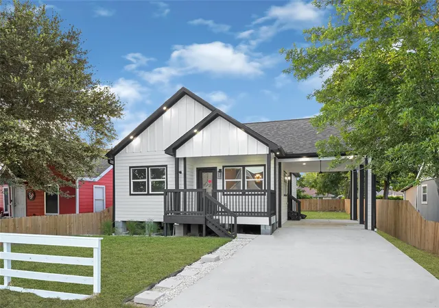 2nd image of 313 Avenue B, South Houston, TX 77587 | MLS# 10237896