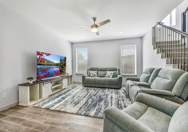 3rd image of 1508 Harvest Vine Ct, Friendswood, TX 77546 | MLS# 89479643