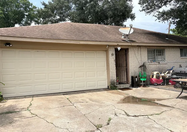 1st image of 9127 Martin Luther King Blvd, Houston, TX 77033 | MLS# 18374938