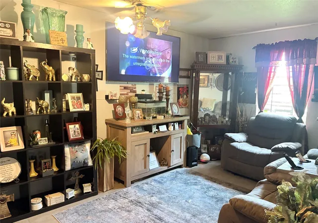 2nd image of 9127 Martin Luther King Blvd, Houston, TX 77033 | MLS# 18374938