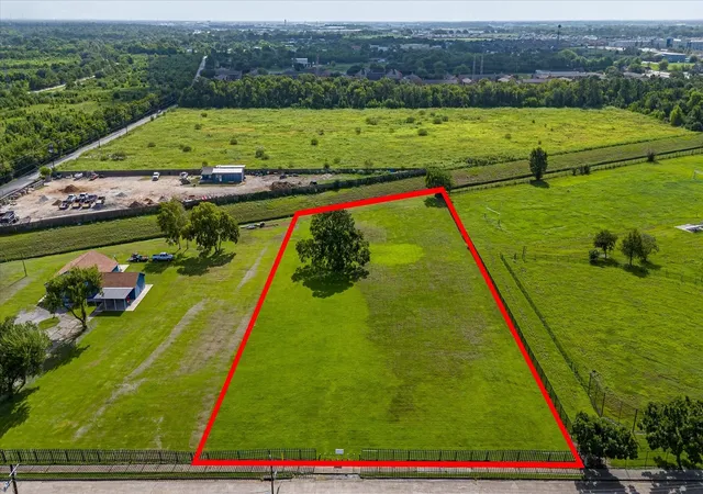 Photo 2 of Land for sale at 5706 S Acres Dr, Houston, TX 77048 | MLS# 95525282 | Listing updated on 2026-09-11