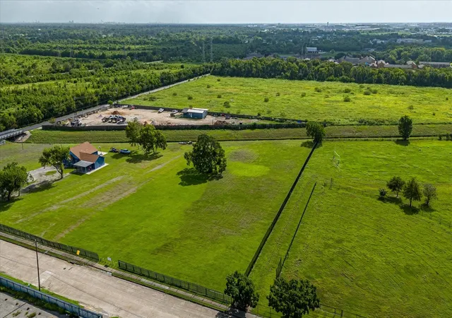 Photo 3 of Land for sale at 5706 S Acres Dr, Houston, TX 77048 | MLS# 95525282 | Listing updated on 2026-09-11
