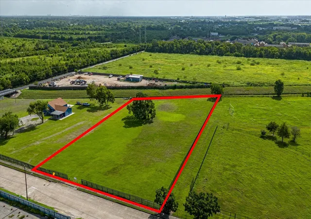 Photo 3 of Land for sale at 5706 S Acres Dr, Houston, TX 77048 | MLS# 95525282 | Listing updated on 2026-09-11