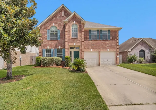 Photo 3 of Single family home for sale at 12210 Rolbury Ln, Houston, TX 77066 | MLS# 12529037 | Listing updated on 2026-08-22