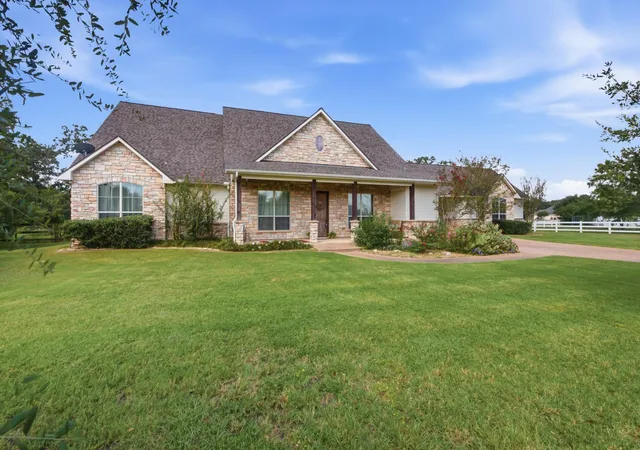 1st image of 17422 Saddle Creek Dr, College Station, TX 77845 | MLS# 35159493