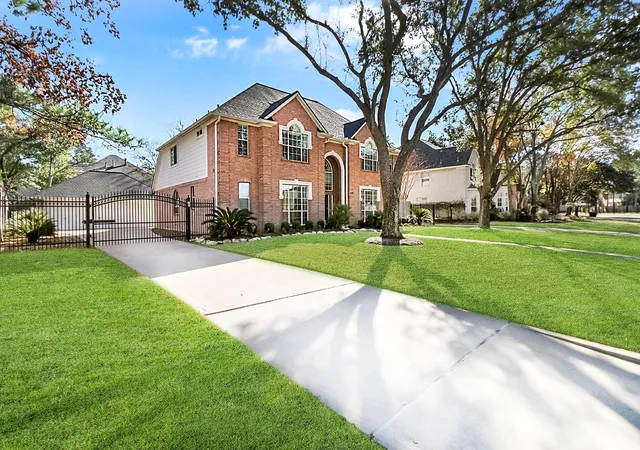 Photo 2 of Single family home for sale at 803 Chisel Point Dr, Houston, TX 77094 | MLS# 86496001 | Listing updated on 2026-09-12