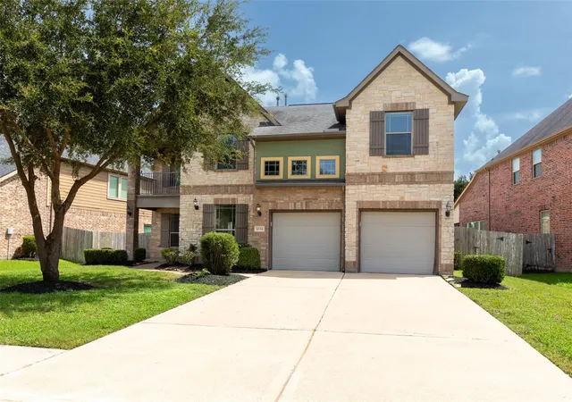 Photo 2 of Single family home for sale at 4534 Montcliff Bnd Ln, Sugar Land, TX 77479 | MLS# 49515708 | Listing updated on 2026-10-05