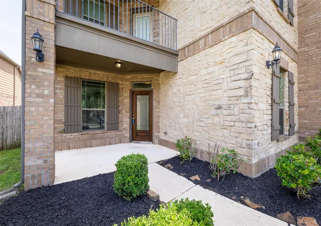 Photo 3 of Single family home for sale at 4534 Montcliff Bnd Ln, Sugar Land, TX 77479 | MLS# 49515708 | Listing updated on 2026-10-05