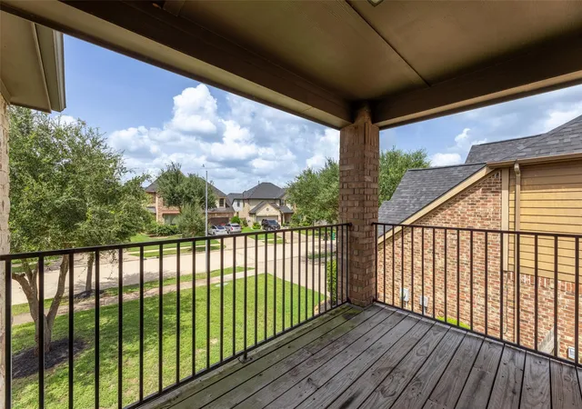 Photo 4 of Single family home for sale at 4534 Montcliff Bnd Ln, Sugar Land, TX 77479 | MLS# 49515708 | Listing updated on 2026-10-05