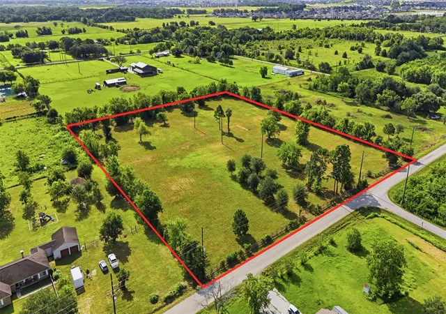 Photo 1 of Sale Pending at 8511 County Rd 79, Rosharon, TX 77583 | MLS# 36679586 | Listing updated on 2026-08-28