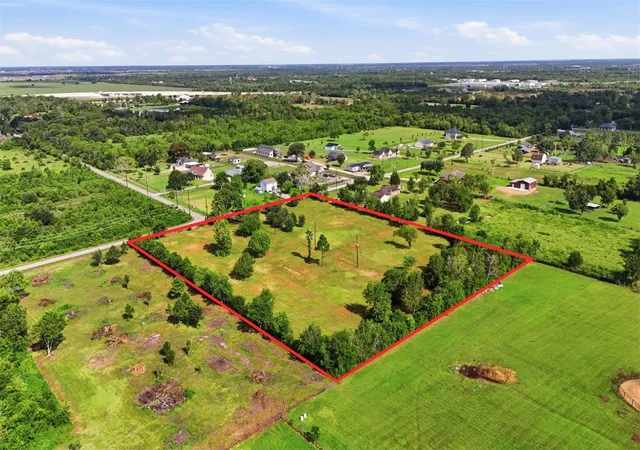 Photo 2 of Sale Pending at 8511 County Rd 79, Rosharon, TX 77583 | MLS# 36679586 | Listing updated on 2026-08-28