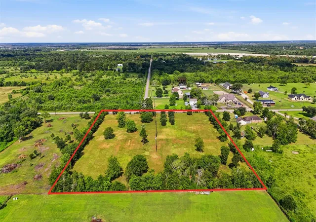 Photo 2 of Sale Pending at 8511 County Rd 79, Rosharon, TX 77583 | MLS# 36679586 | Listing updated on 2026-08-28