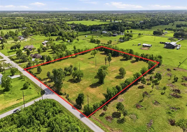 Photo 4 of Sale Pending at 8511 County Rd 79, Rosharon, TX 77583 | MLS# 36679586 | Listing updated on 2026-08-28