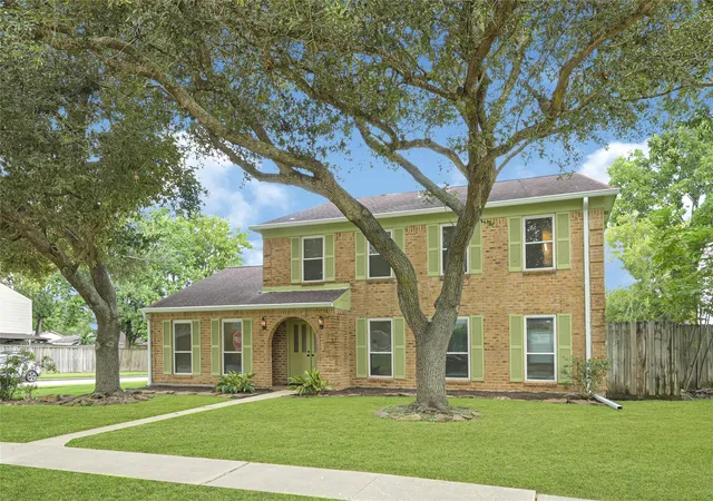 2nd image of 459 El Toro Ln, Webster, TX 77598 | MLS# 95602515