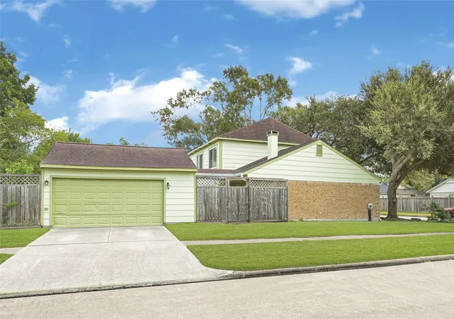 35th image of 459 El Toro Ln, Webster, TX 77598 | MLS# 95602515