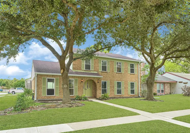 3rd image of 459 El Toro Ln, Webster, TX 77598 | MLS# 95602515