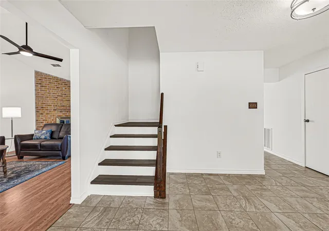 5th image of 459 El Toro Ln, Webster, TX 77598 | MLS# 95602515