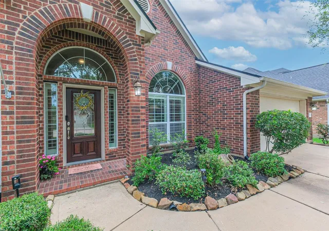 Photo 2 of Single family home for sale at 28207 Daystrom Ln, Katy, TX 77494 | MLS# 27679623 | Listing updated on 2026-09-12