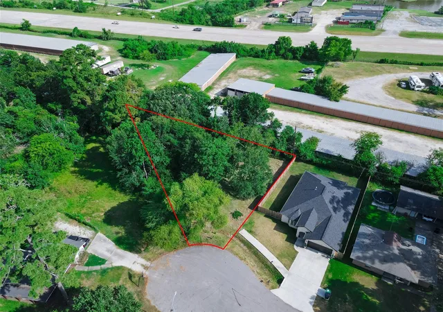 Photo 3 of Sale Pending at 230 Glencroft Ct, Huffman, TX 77336 | MLS# 32394895 | Listing updated on 2026-09-03