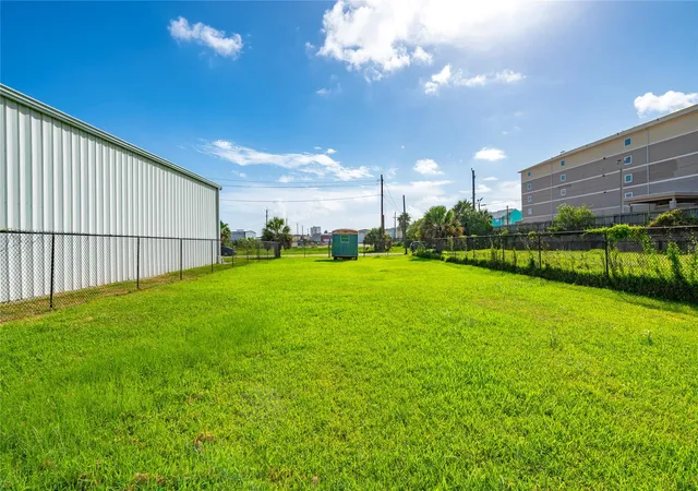 14th image of 3619 Yale St, Galveston, TX 77554 | MLS# 67543195