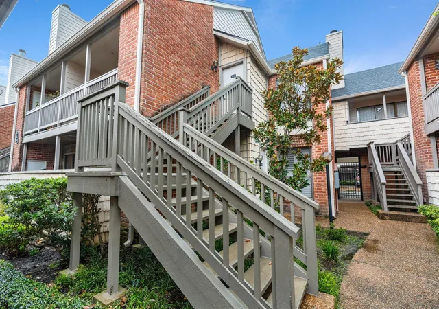 Photo 1 of Condo for sale at 2829 Timmons Ln #146, Houston, TX 77027 | MLS# 70421959 | Listing updated on 2026-08-13