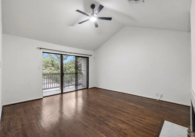 Photo 4 of Condo for sale at 2829 Timmons Ln #146, Houston, TX 77027 | MLS# 70421959 | Listing updated on 2026-08-13