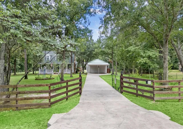 Photo 3 of Single family home for sale at 10192 Iron Ore Rd, Conroe, TX 77303 | MLS# 22658275 | Listing updated on 2026-08-12
