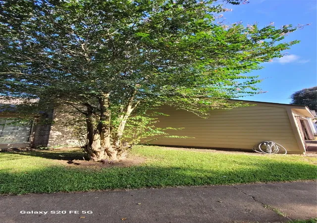 5th image of 9114 Ketchwood Dr, Houston, TX 77099 | MLS# 11389227
