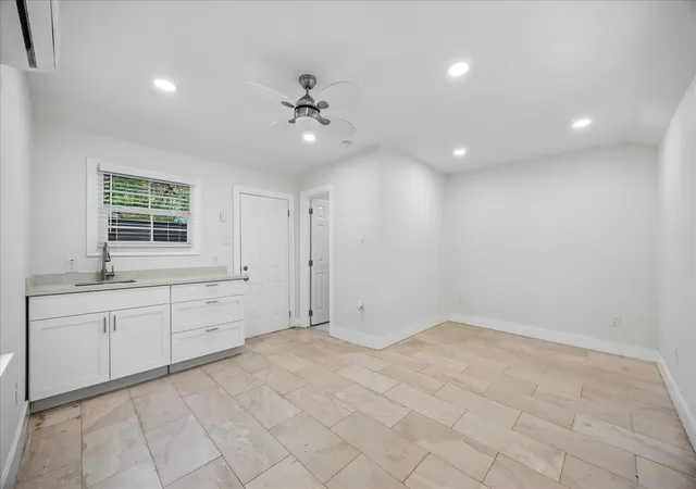 23rd image of 3071 Locke Ln, Houston, TX 77019 | MLS# 57165450