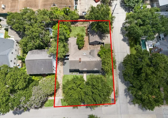 3rd image of 3071 Locke Ln, Houston, TX 77019 | MLS# 57165450