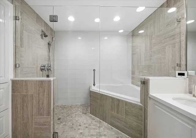 4th image of 3350 Mccue Rd #1101, Houston, TX 77056 | MLS# 97896133