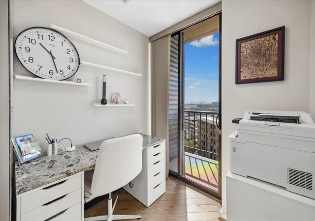 5th image of 3350 Mccue Rd #1101, Houston, TX 77056 | MLS# 97896133